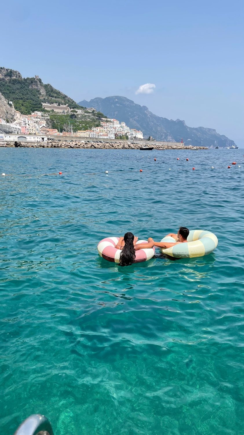 Lifestyle photo from the Amalfi Coast made possible by publishing income